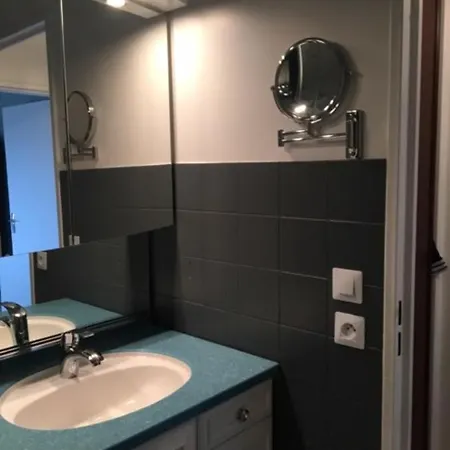 아파트 Studio With Balcony Near The Beach 꺄부흐