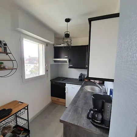 아파트 Studio With Balcony Near The Beach 꺄부흐