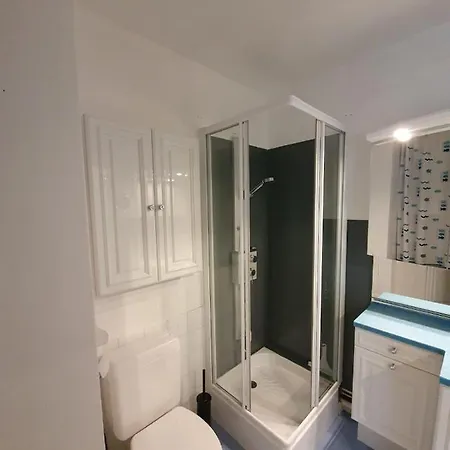 아파트 Studio With Balcony Near The Beach *